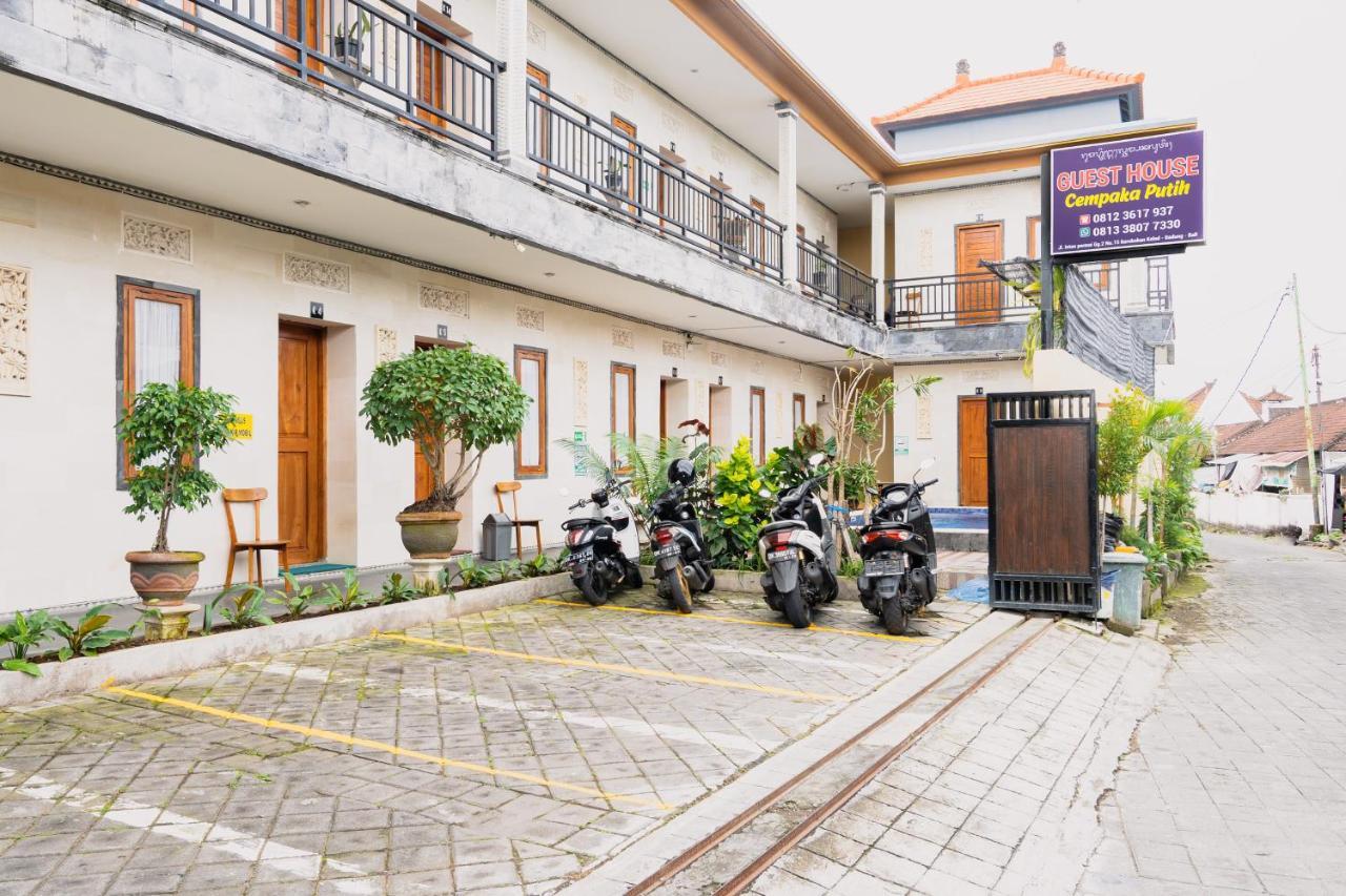 Guesthouse Cempaka Putih Seminyak  Exterior photo