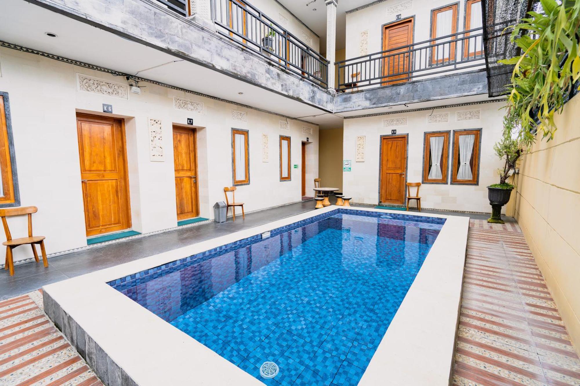Guesthouse Cempaka Putih Seminyak  Exterior photo