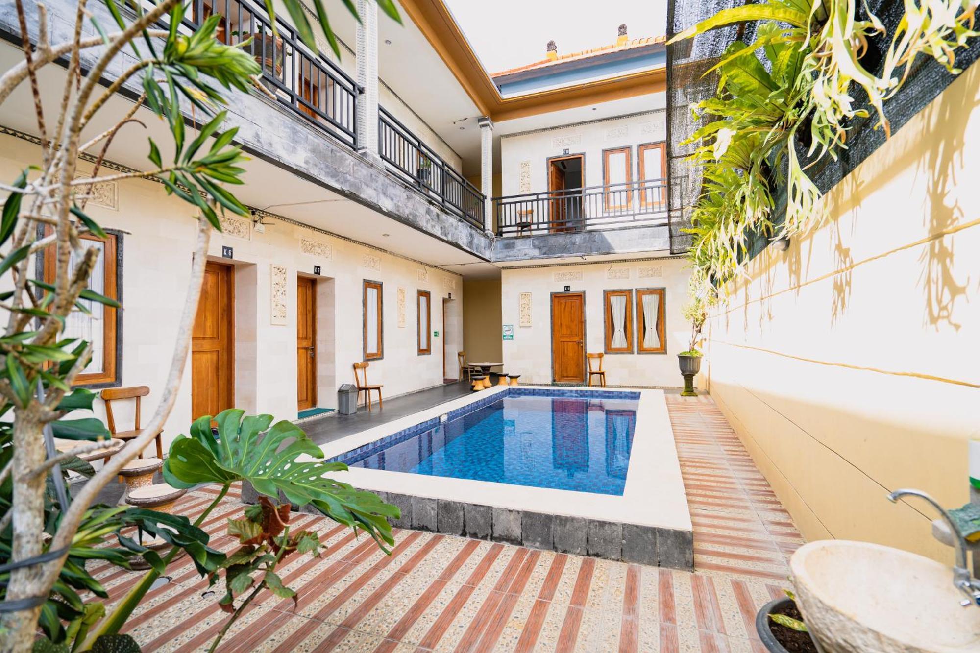 Guesthouse Cempaka Putih Seminyak  Exterior photo
